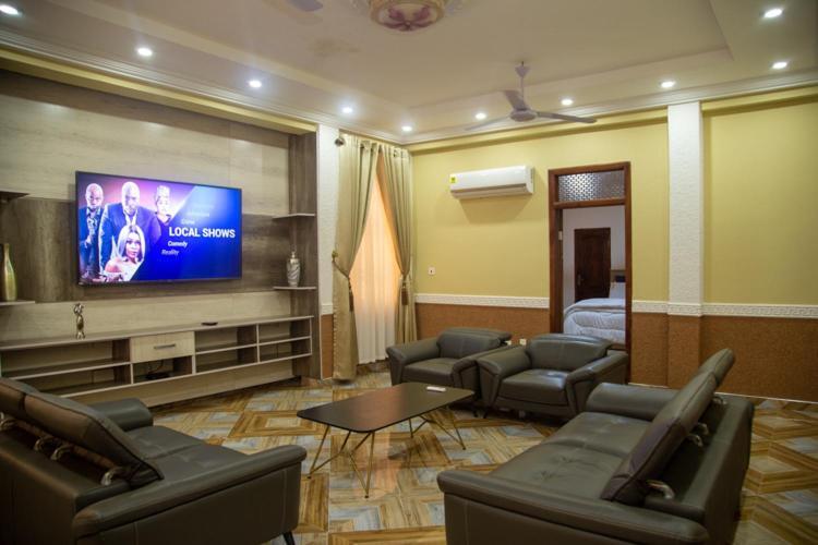 Macoba Luxury Apartments Kumasi Luaran gambar